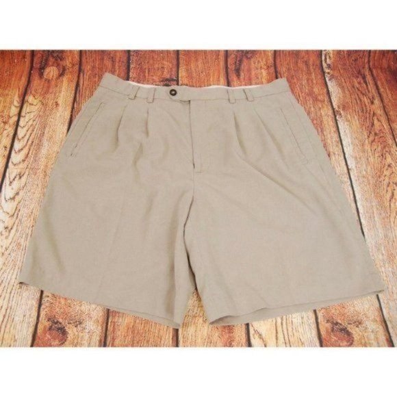 Cutter & Buck Mens Pleated Khaki Dress Shorts - no tag measures 35" waist - Picture 3 of 5